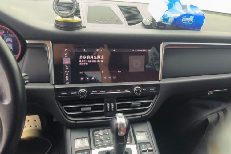 Used Porsche Macan 2018 Macan 2.0T Audio And AC Panel