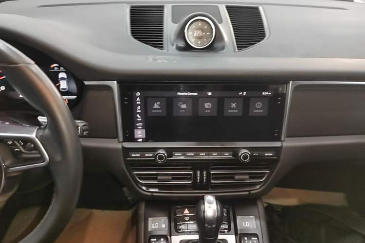 Used Porsche Macan 2018 Macan 2.0T Audio And AC Panel