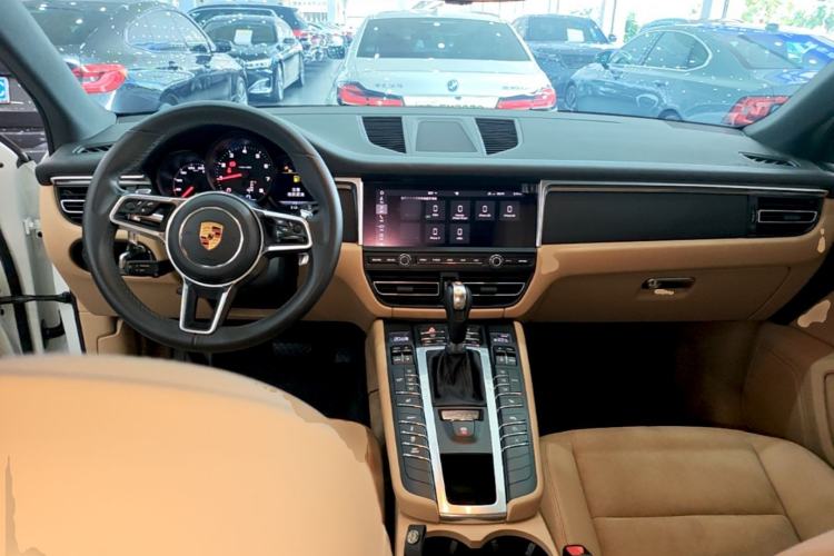 Used Porsche Macan 2018 Macan 2.0T Center Console