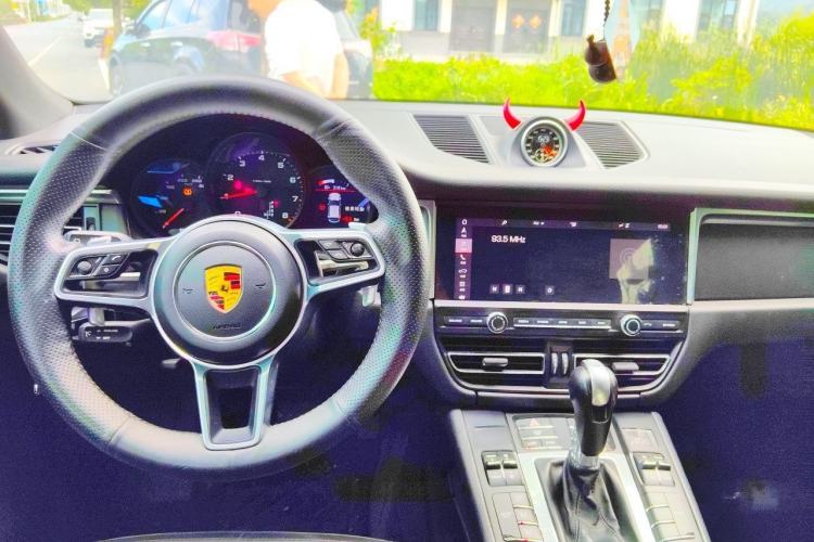 Used Porsche Macan 2018 Macan 2.0T Center Console
