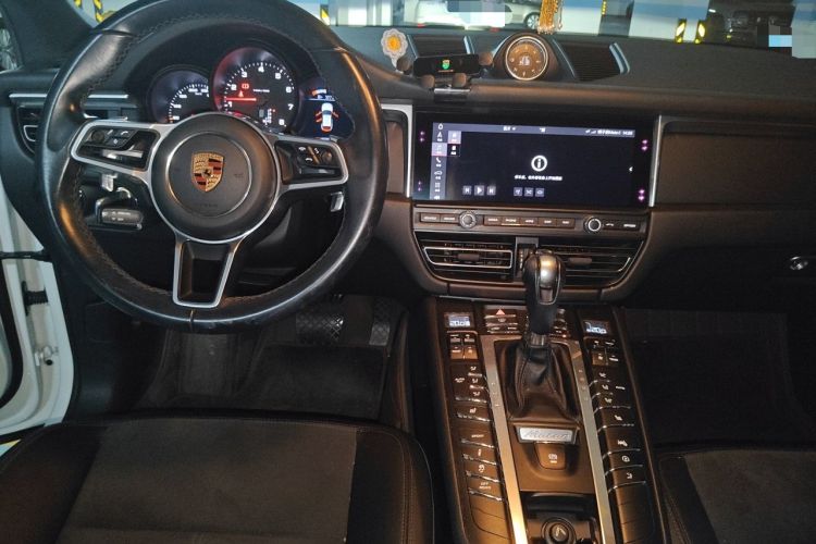 Used Porsche Macan 2018 Macan 2.0T Center Console