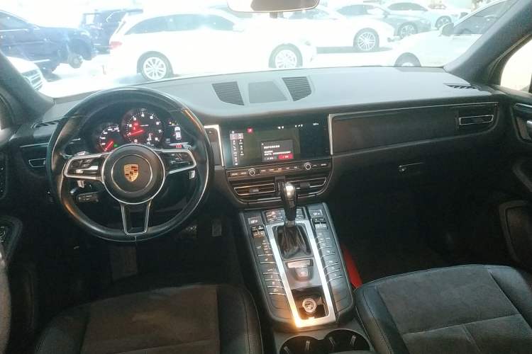 Used Porsche Macan 2018 Macan 2.0T Center Console
