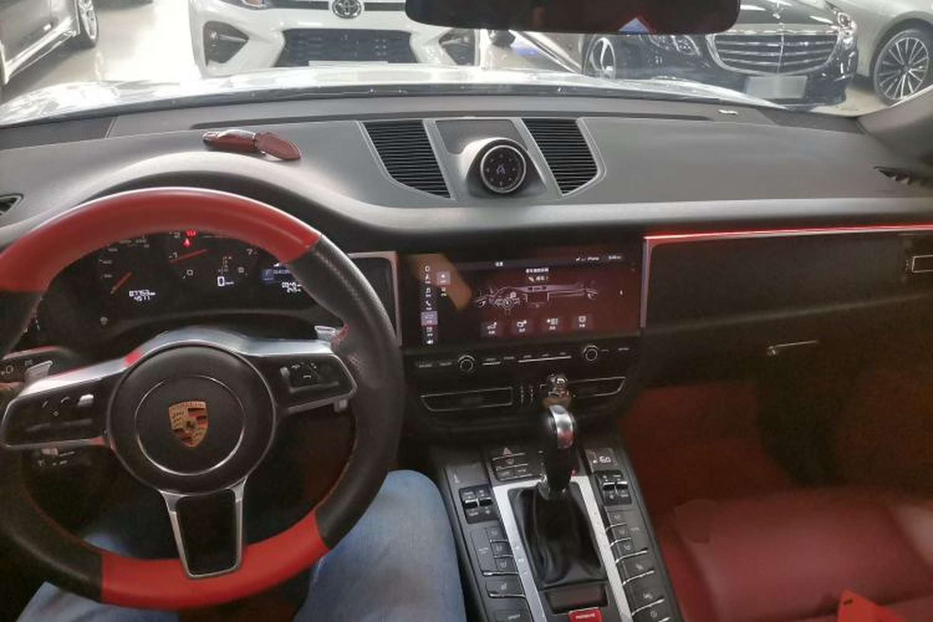 Used Porsche Macan 2018 Macan 2.0T Center Console