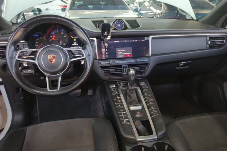 Used Porsche Macan 2018 Macan 2.0T Center Console