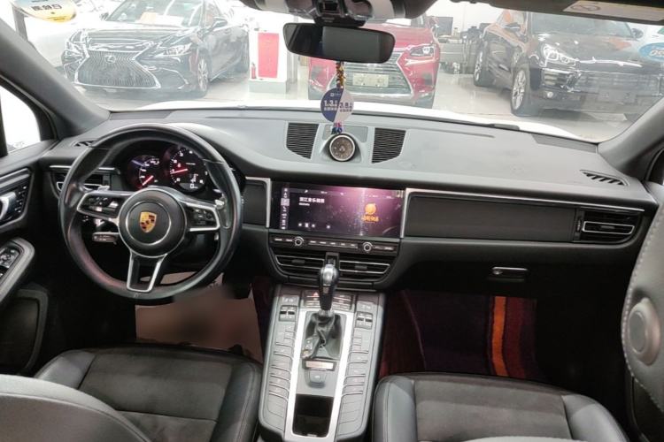 Used Porsche Macan 2018 Macan 2.0T Center Console