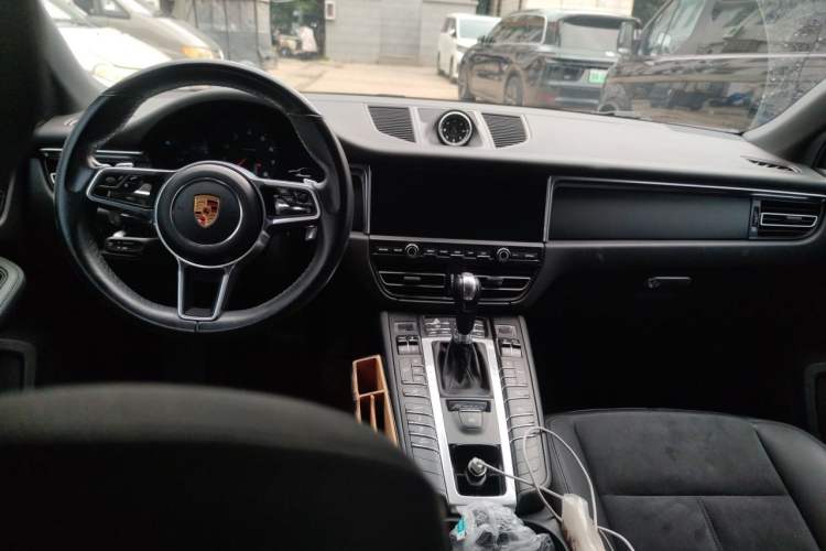 Used Porsche Macan 2018 Macan 2.0T Center Console