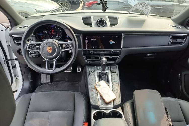 Used Porsche Macan 2018 Macan 2.0T Center Console