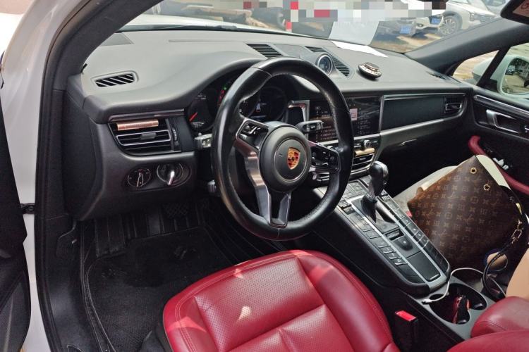 Used Porsche Macan 2018 Macan 2.0T Center Console