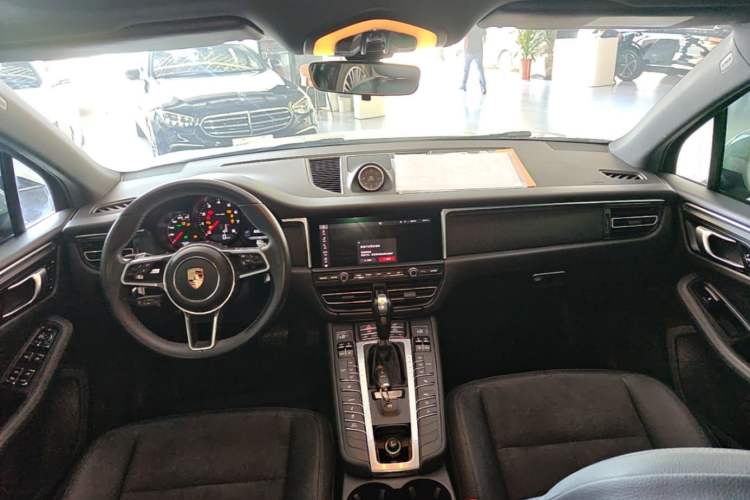 Used Porsche Macan 2018 Macan 2.0T Center Console