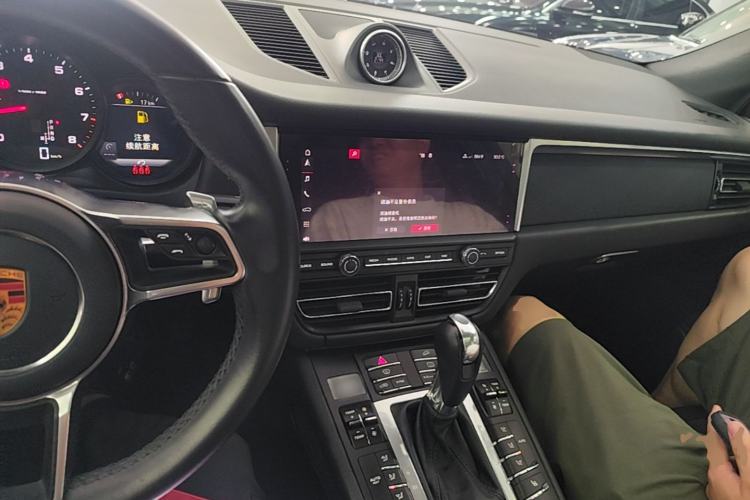 Used Porsche Macan 2018 Macan 2.0T Center Console