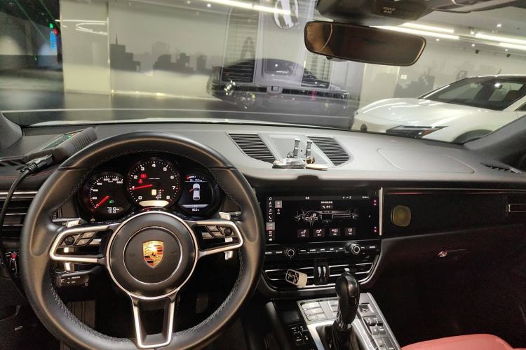 Used Porsche Macan 2018 Macan 2.0T Center Console