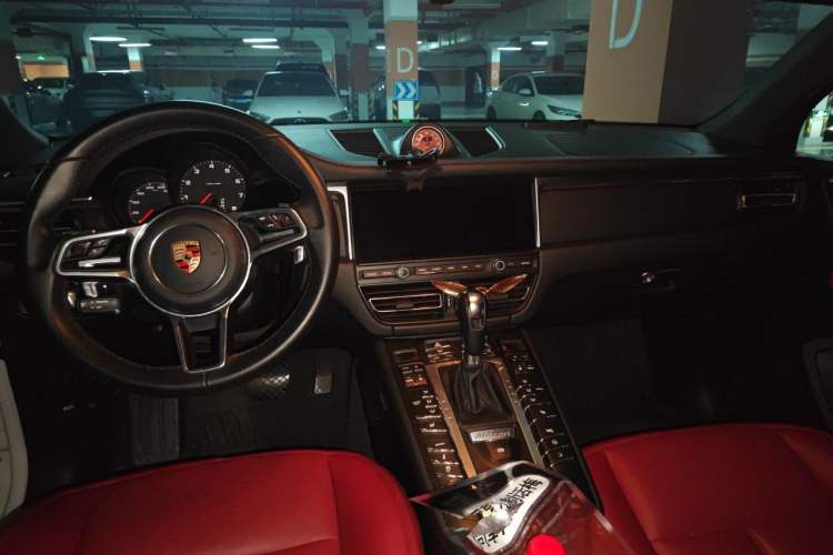 Used Porsche Macan 2018 Macan 2.0T Center Console