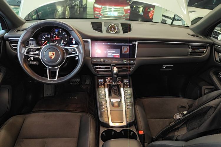 Used Porsche Macan 2018 Macan 2.0T Center Console