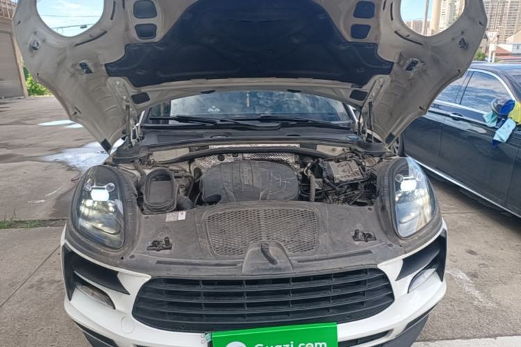 Used Porsche Macan 2018 Macan 2.0T Engine Bay
