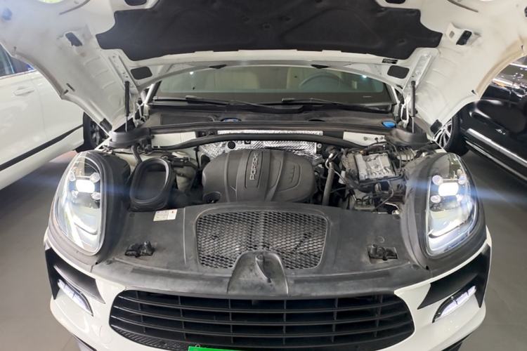 Used Porsche Macan 2018 Macan 2.0T Engine Bay