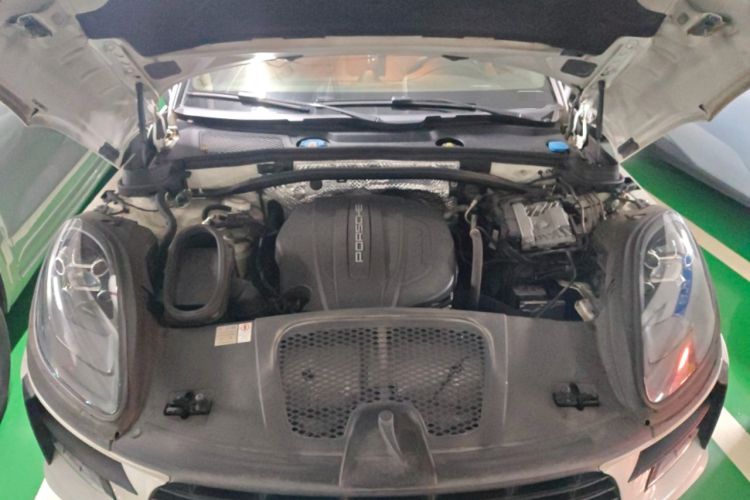 Used Porsche Macan 2018 Macan 2.0T Engine Bay