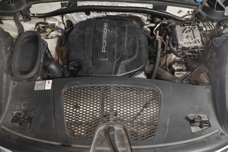 Used Porsche Macan 2018 Macan 2.0T Engine Bay