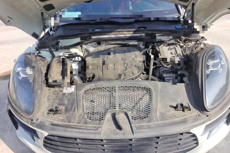 Used Porsche Macan 2018 Macan 2.0T Engine Bay