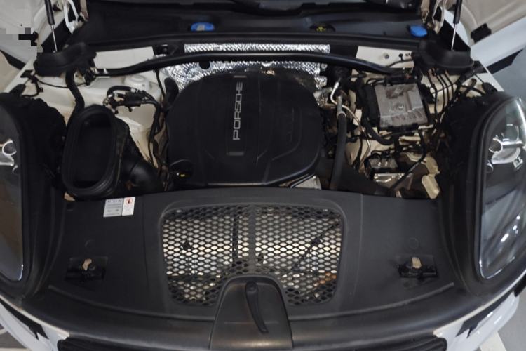 Used Porsche Macan 2018 Macan 2.0T Engine Bay
