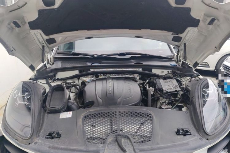 Used Porsche Macan 2018 Macan 2.0T Engine Bay