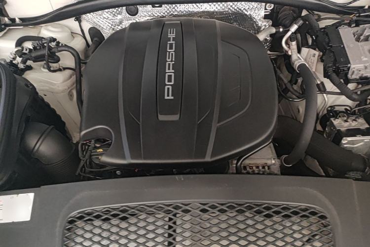 Used Porsche Macan 2018 Macan 2.0T Engine Bay