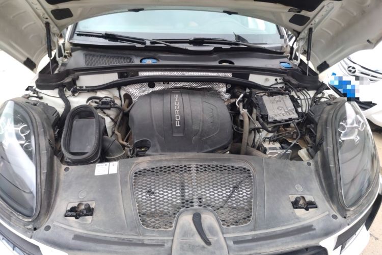 Used Porsche Macan 2018 Macan 2.0T Engine Bay