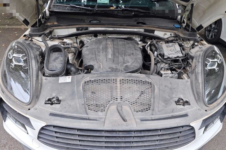 Used Porsche Macan 2018 Macan 2.0T Engine Bay
