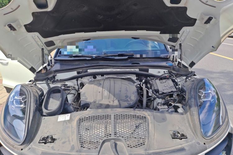 Used Porsche Macan 2018 Macan 2.0T Engine Bay