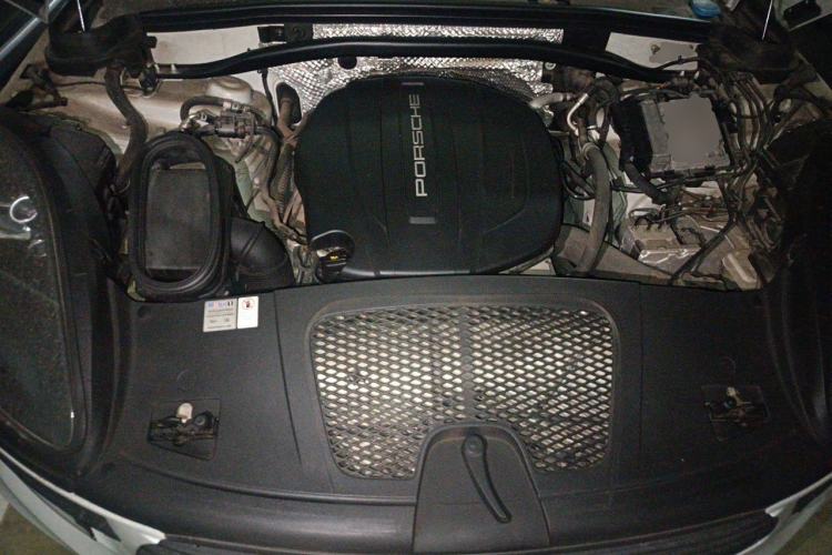 Used Porsche Macan 2018 Macan 2.0T Engine Bay