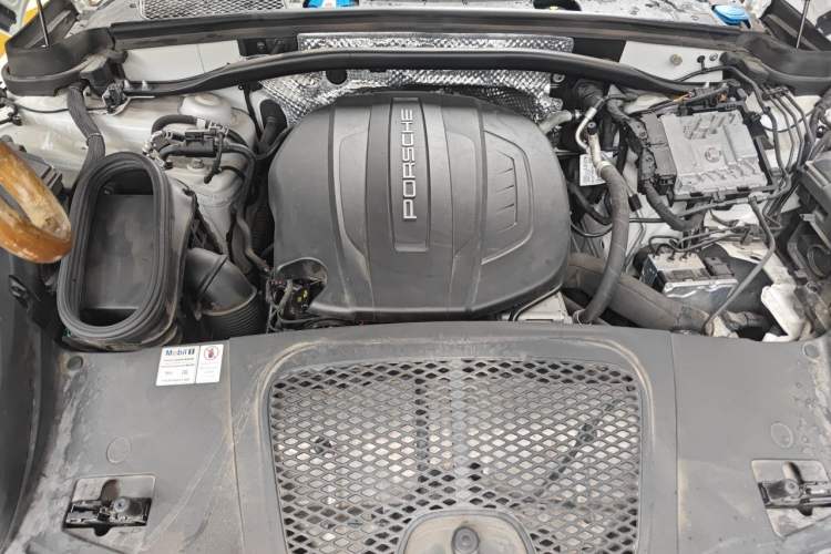 Used Porsche Macan 2018 Macan 2.0T Engine Bay