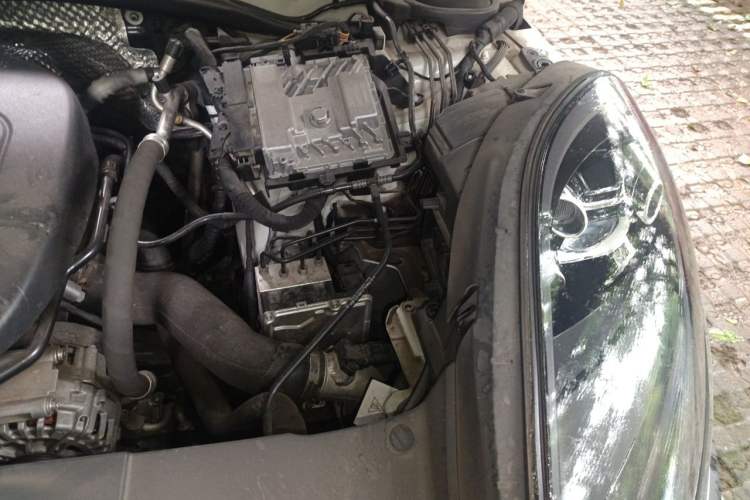 Used Porsche Macan 2018 Macan 2.0T Engine Bay Left