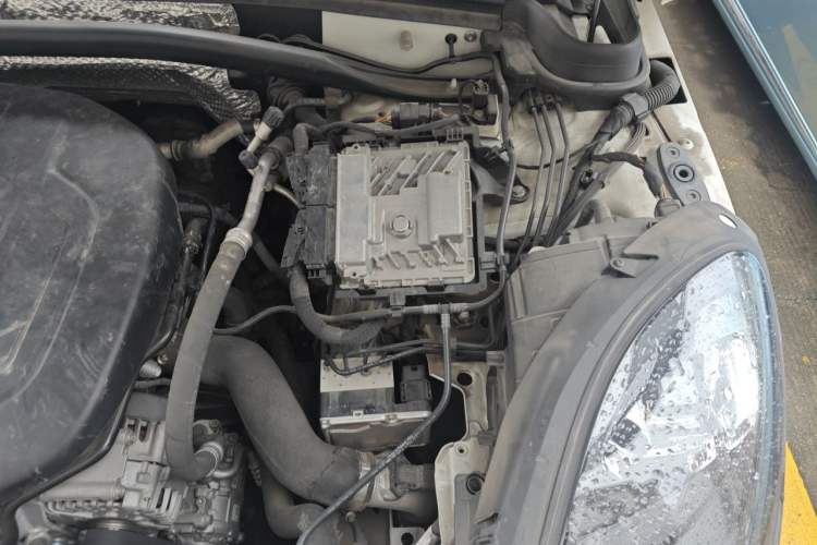 Used Porsche Macan 2018 Macan 2.0T Engine Bay Left