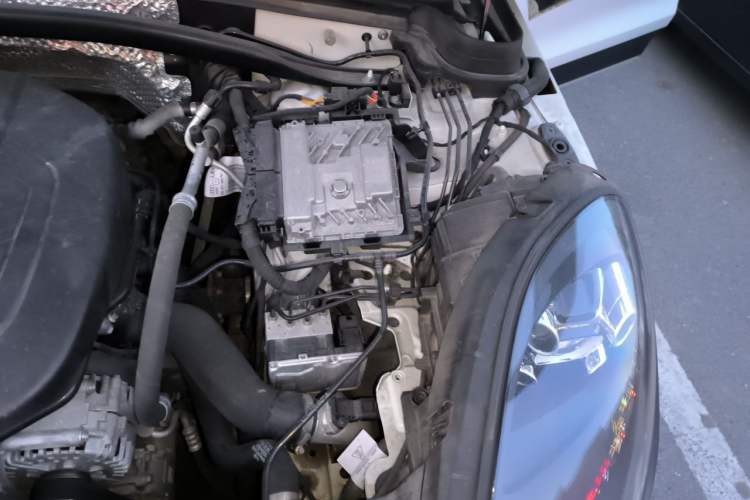 Used Porsche Macan 2018 Macan 2.0T Engine Bay Left