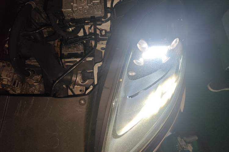 Used Porsche Macan 2018 Macan 2.0T Engine Bay Left