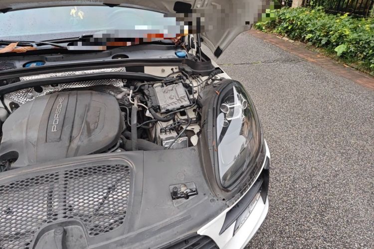 Used Porsche Macan 2018 Macan 2.0T Engine Bay Left