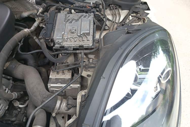 Used Porsche Macan 2018 Macan 2.0T Engine Bay Left