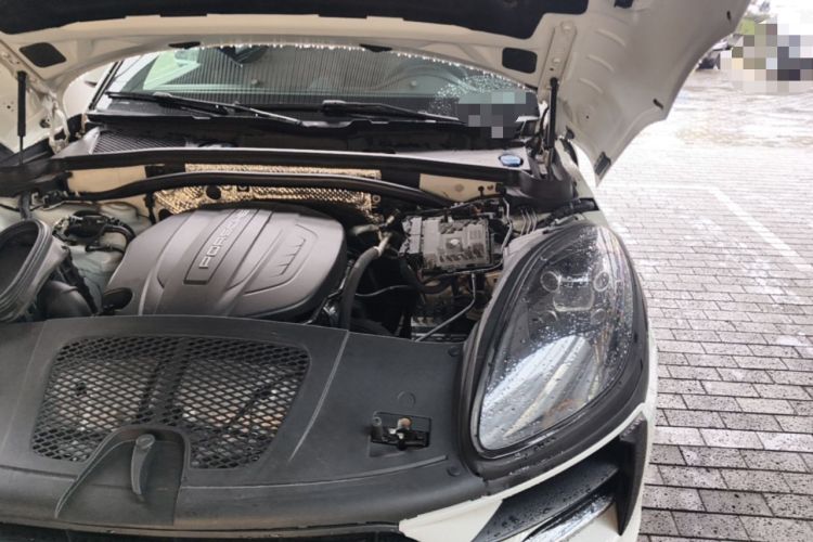 Used Porsche Macan 2018 Macan 2.0T Engine Bay Left