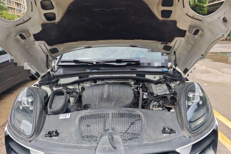 Used Porsche Macan 2018 Macan 2.0T Engine Bay