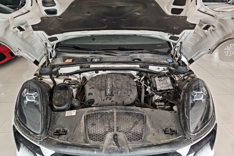 Used Porsche Macan 2018 Macan 2.0T Engine Bay