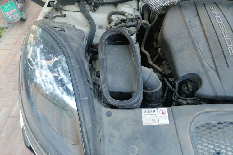 Used Porsche Macan 2018 Macan 2.0T Engine Bay Right
