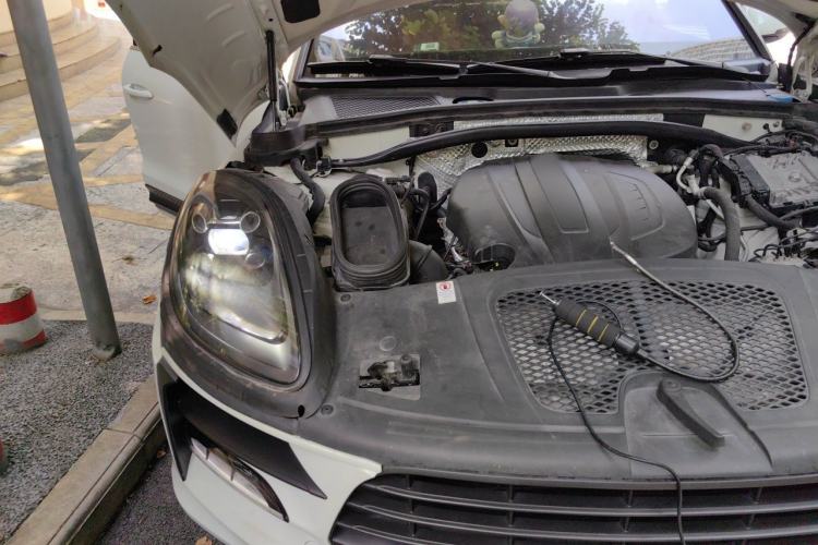 Used Porsche Macan 2018 Macan 2.0T Engine Bay Right