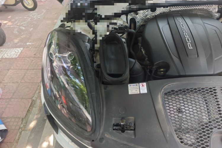 Used Porsche Macan 2018 Macan 2.0T Engine Bay Right