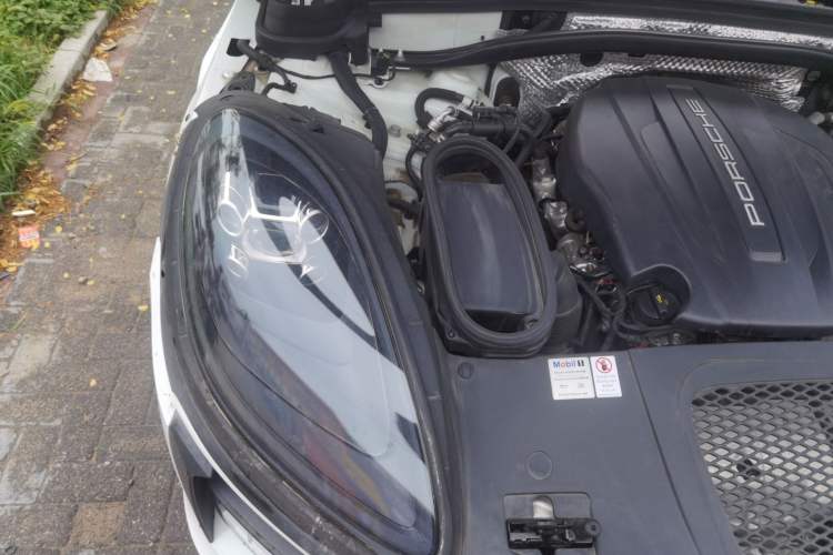 Used Porsche Macan 2018 Macan 2.0T Engine Bay Right