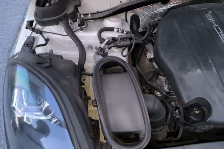 Used Porsche Macan 2018 Macan 2.0T Engine Bay Right