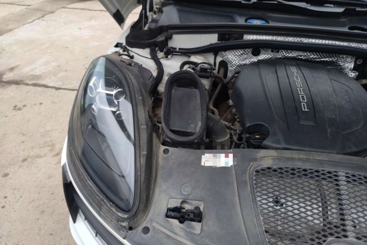 Used Porsche Macan 2018 Macan 2.0T Engine Bay Right