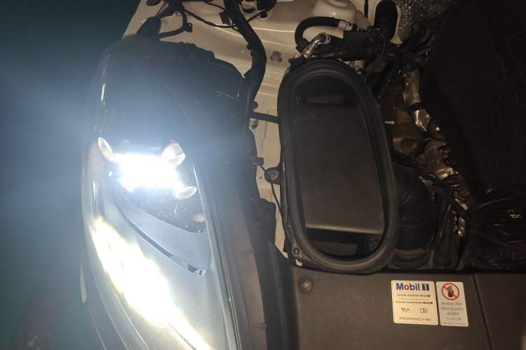 Used Porsche Macan 2018 Macan 2.0T Engine Bay Right