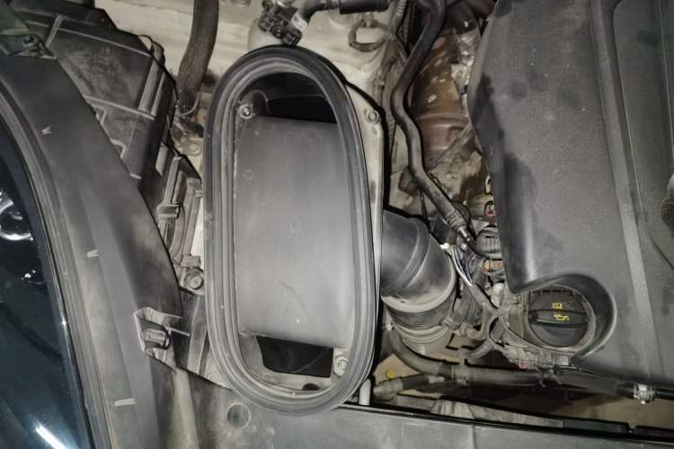 Used Porsche Macan 2018 Macan 2.0T Engine Bay Right