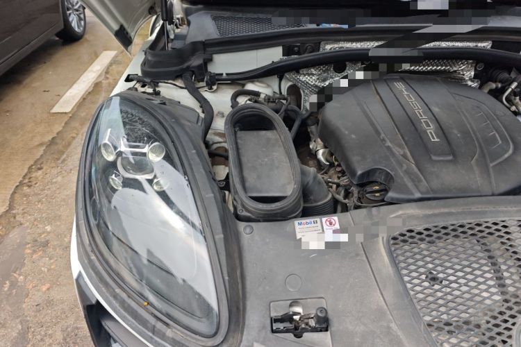 Used Porsche Macan 2018 Macan 2.0T Engine Bay Right
