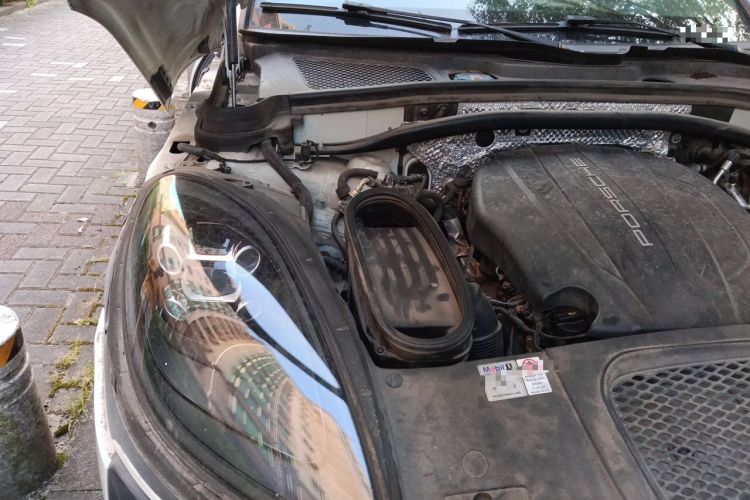 Used Porsche Macan 2018 Macan 2.0T Engine Bay Right