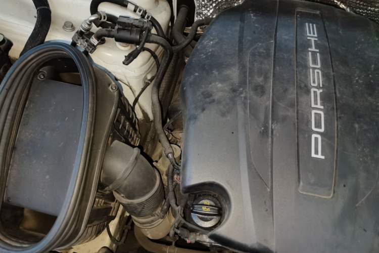 Used Porsche Macan 2018 Macan 2.0T Engine Bay Right